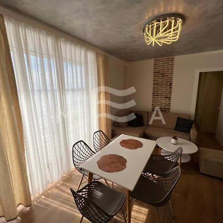 Yacht Club 573 Apartment Durres Exterior photo