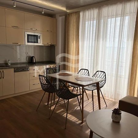 Yacht Club 573 Apartment Durres Exterior photo