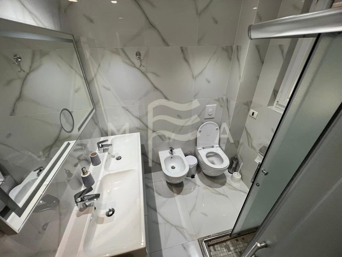 Yacht Club 573 Apartment Durres Exterior photo